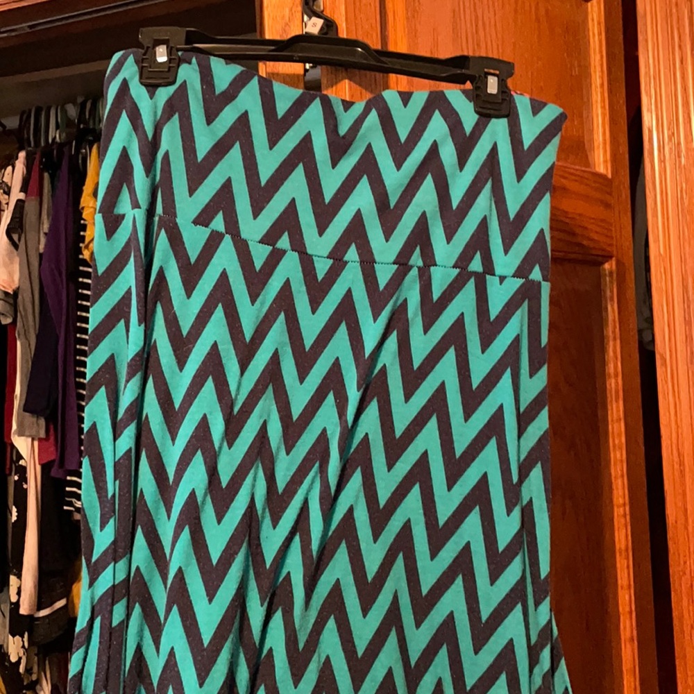 Lularoe maxi skirt size small some pilling throughout picture attached
